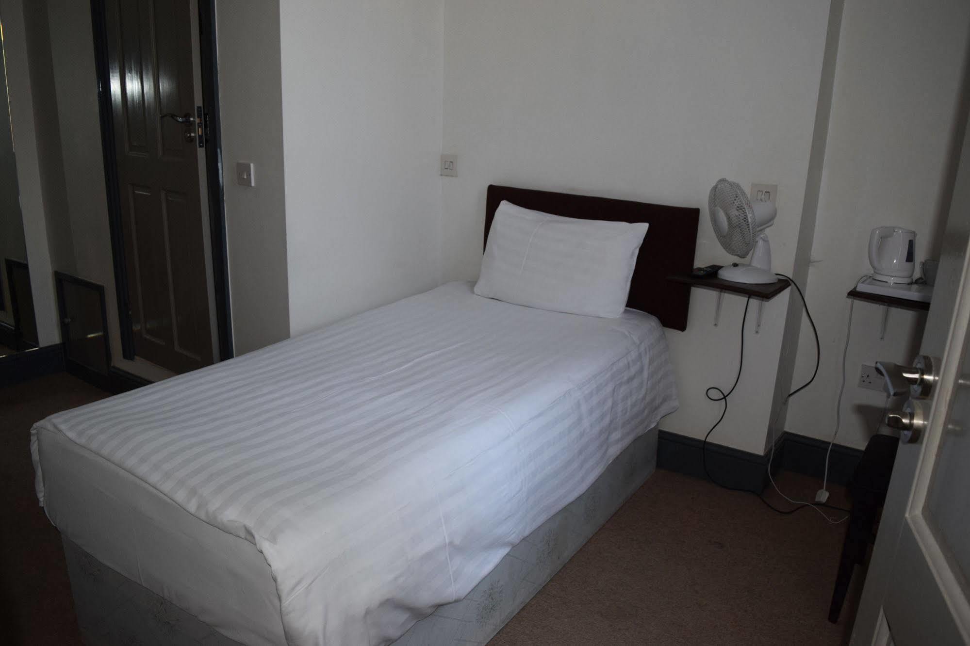 The King William Hotel Лондон Экстерьер фото