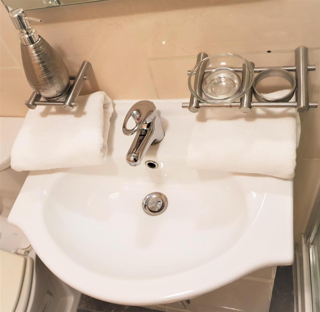 The King William Hotel Лондон Экстерьер фото