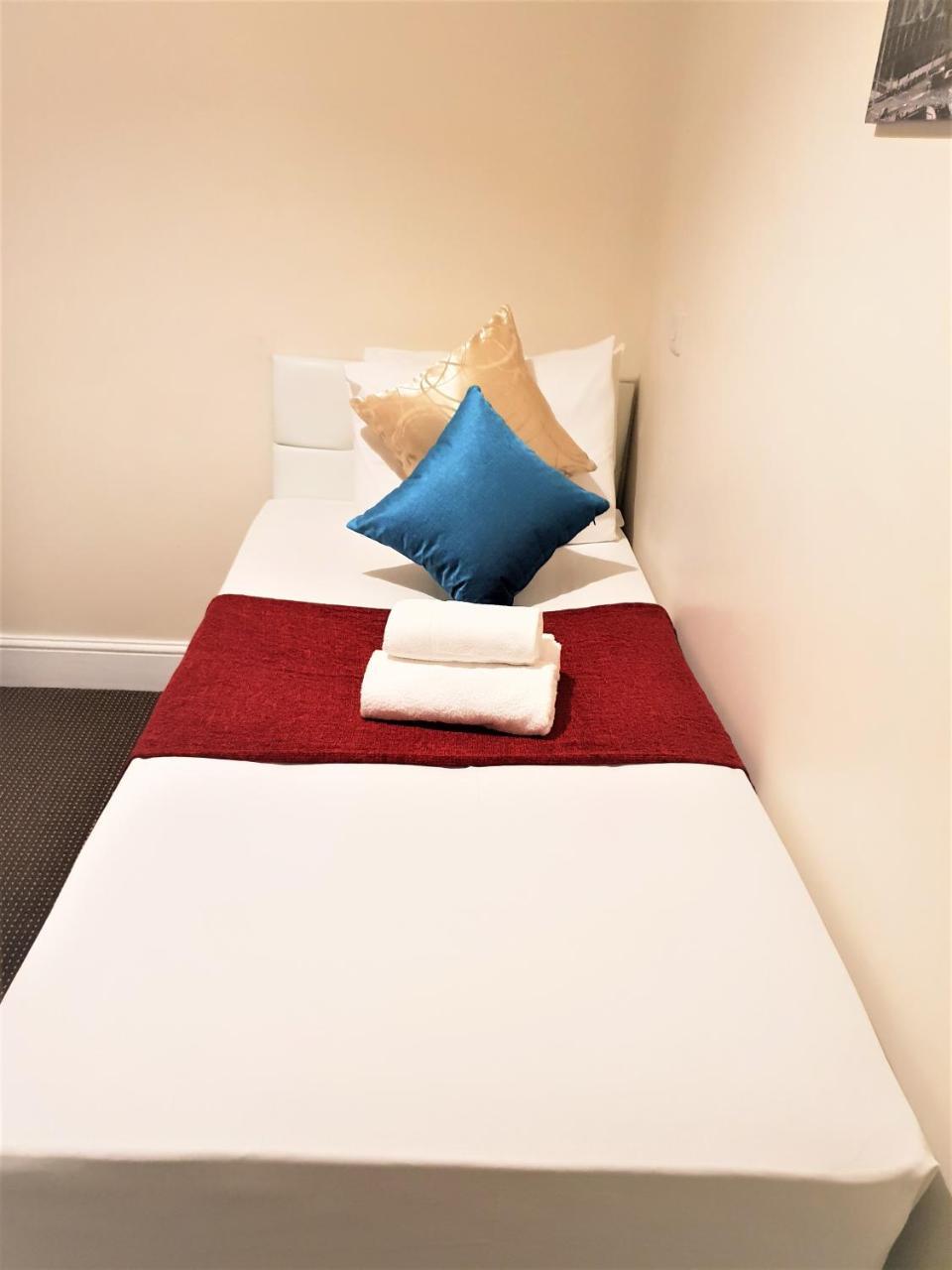 The King William Hotel Лондон Экстерьер фото
